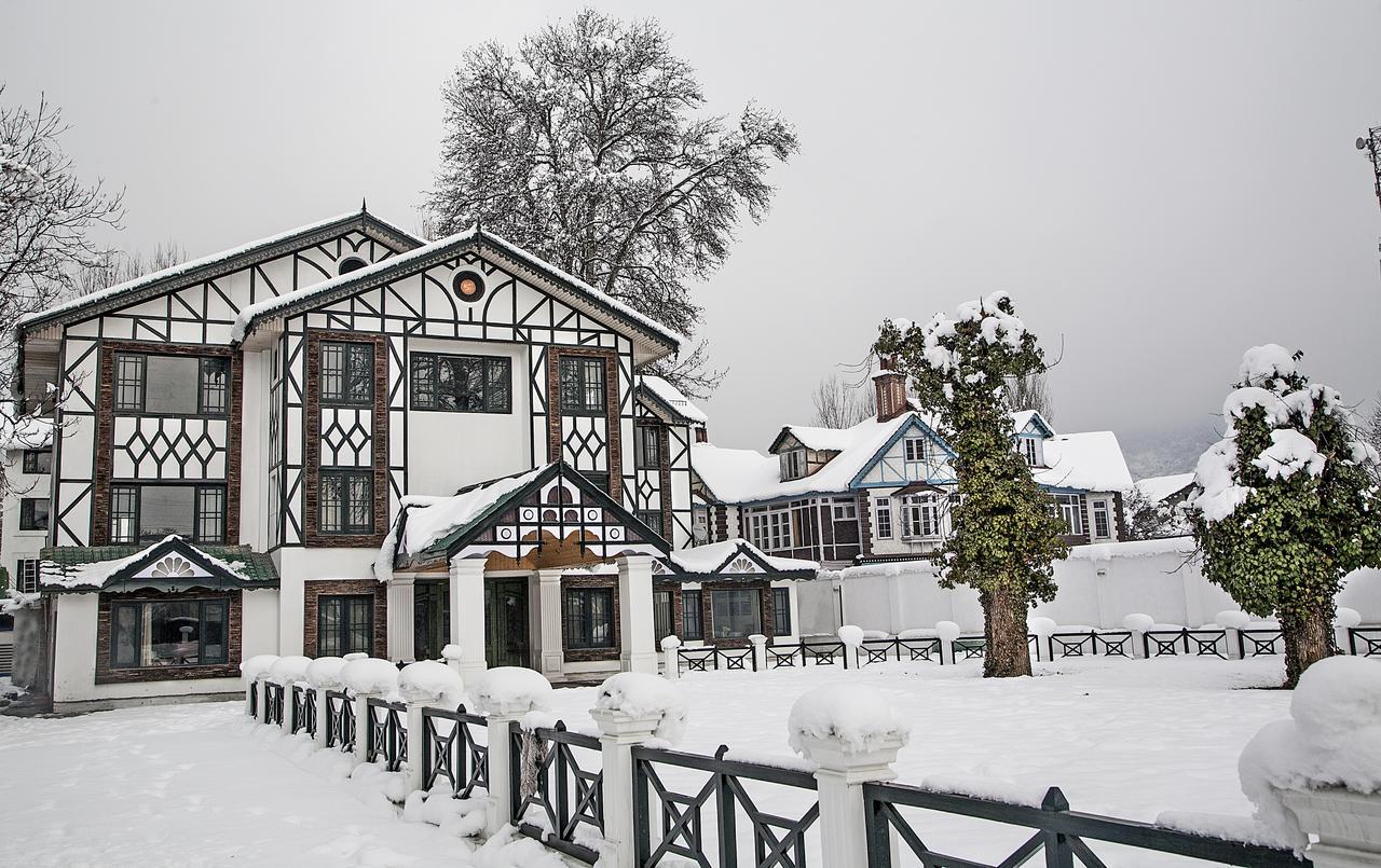 Lemon Tree Hotel Srinagar Exteriör bild
