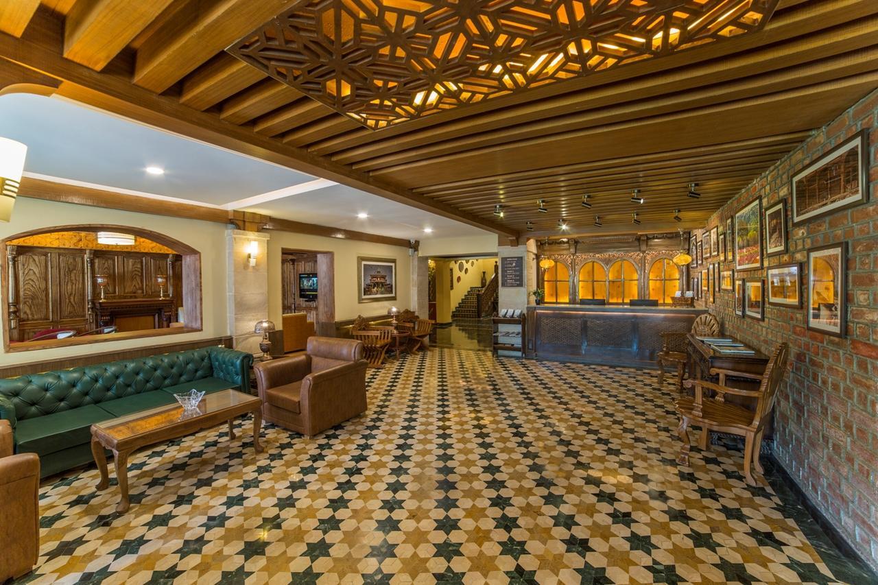 Lemon Tree Hotel Srinagar Exteriör bild